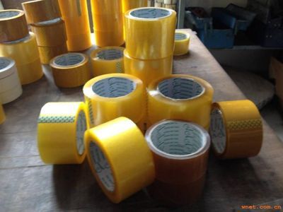 封箱膠的特性與應(yīng)用——以深圳市成威包裝材料制品為例
